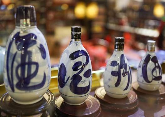 在中国酒文化中,白酒是一种历史悠久,品质优良的产品,然而,在众多白酒